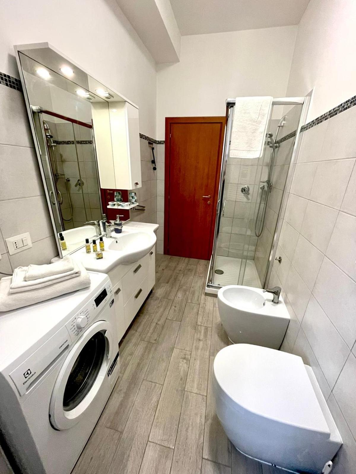 Lucens Domus Appartamento Roma Quartiere Trieste - Vicino Metro B1 - Eksteriør billede