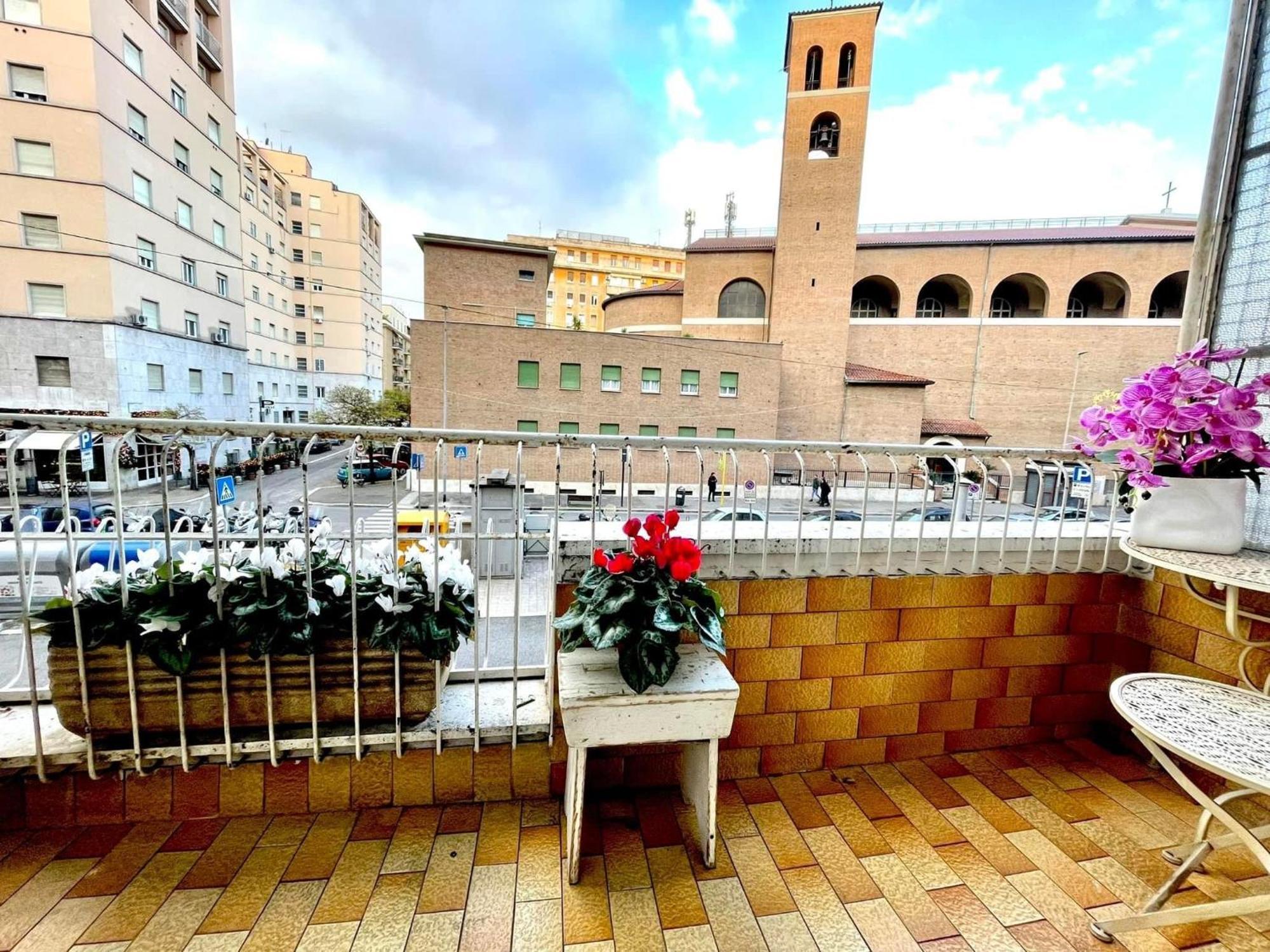 Lucens Domus Appartamento Roma Quartiere Trieste - Vicino Metro B1 - Eksteriør billede